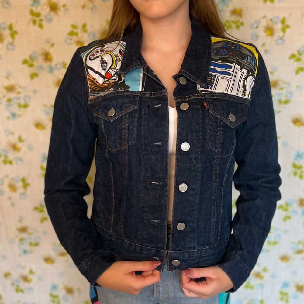 Levi’s dark wash denim jean jacket